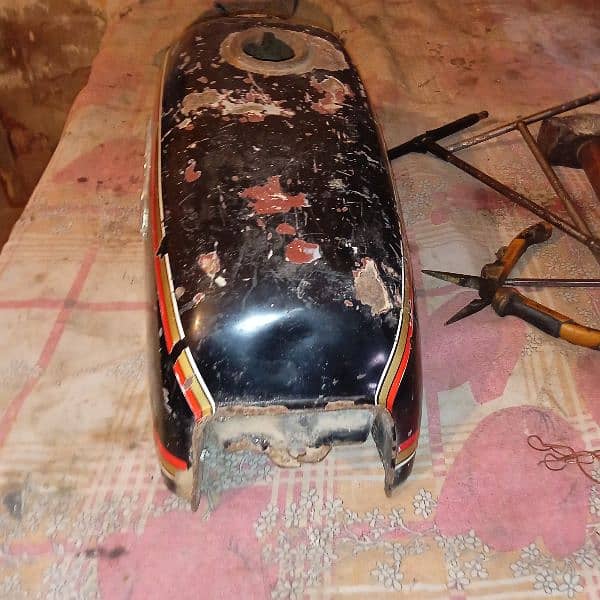 HONDA CD 1980 FUEL TANK 1