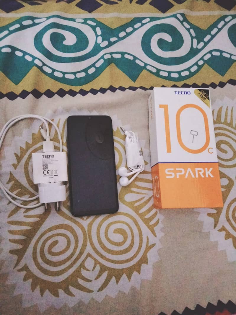 techno spark 10 c available for sale 8gb 128gb memory hen 2