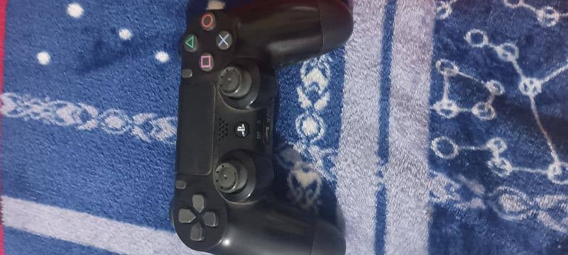 ps4 fat used available with 4