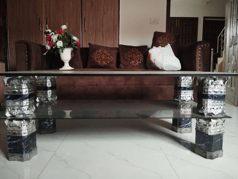 Stylish Center Table with Elegant Glass Top 1