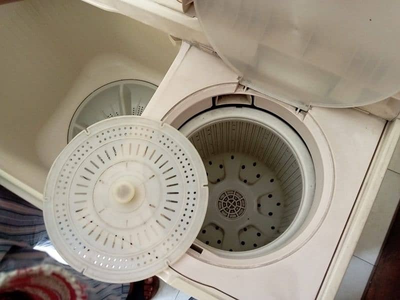Haier Twin Tub Washing Machine For Sale on Discount 1 Time used A-one 8