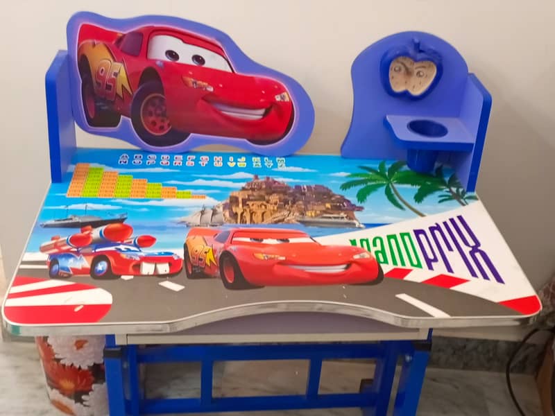 Study table for kids 1