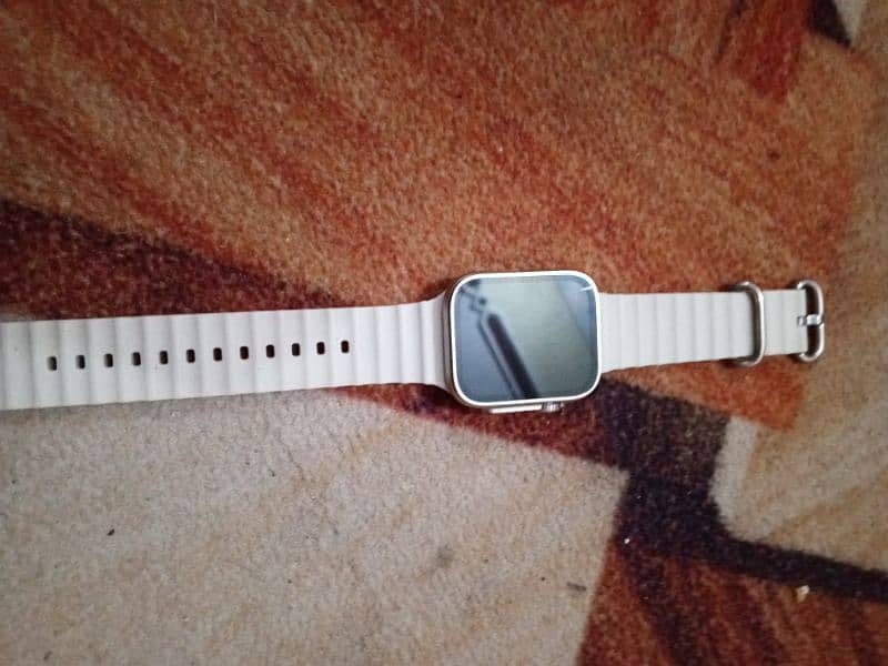 Best watch in city low price with one extra strap with charger 3