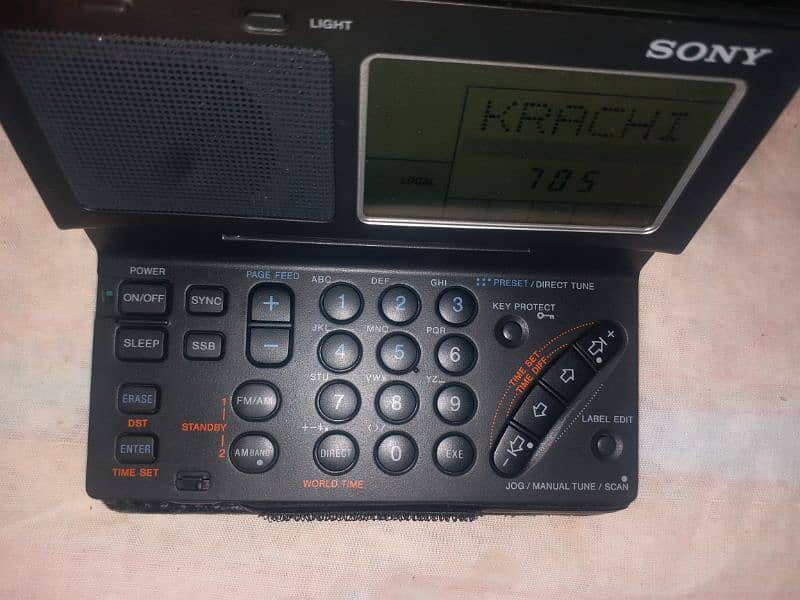 SONY ICF-SW100 Digital Radio 0