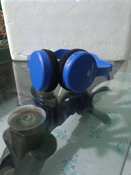 headphones Bluetooth 2