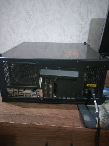 Selling BEAST gaming PC for Cheap keyboard and mouse 1