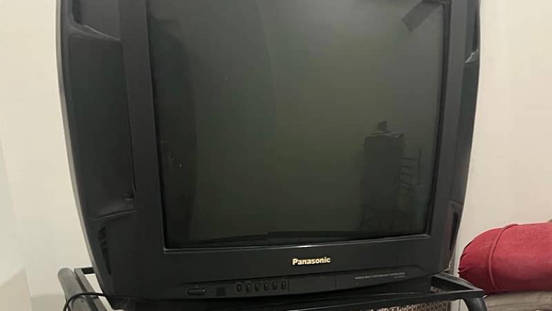 Original panasonic tv with stand 2