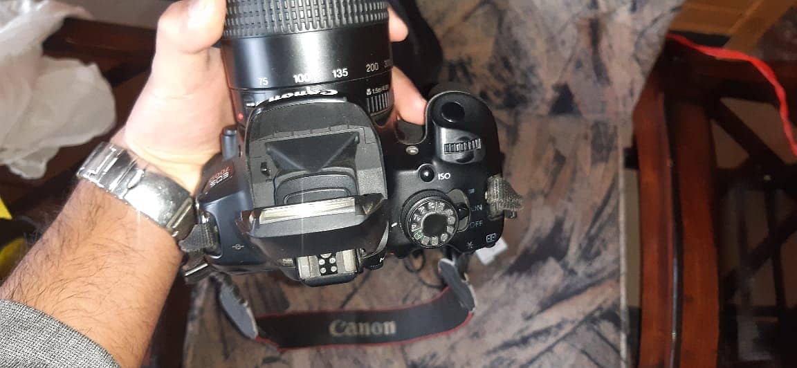 Canon 700D body with bag 1