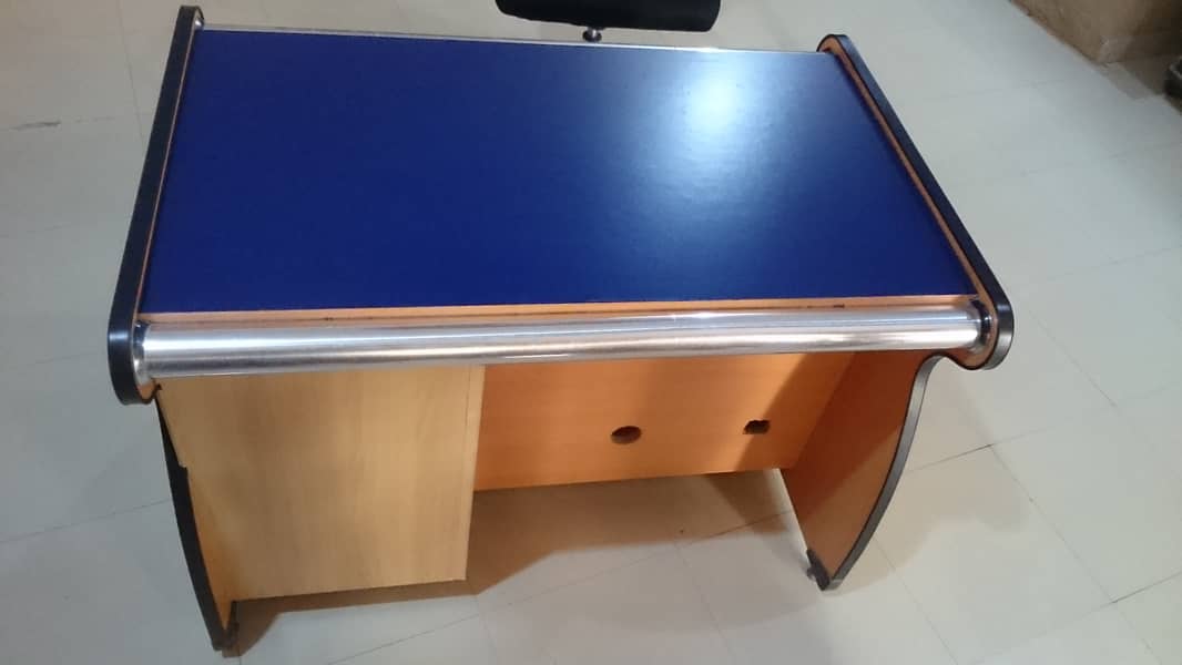 Computer table blue color 4