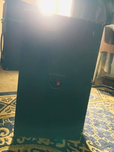 speaker pair box urgent sale 1