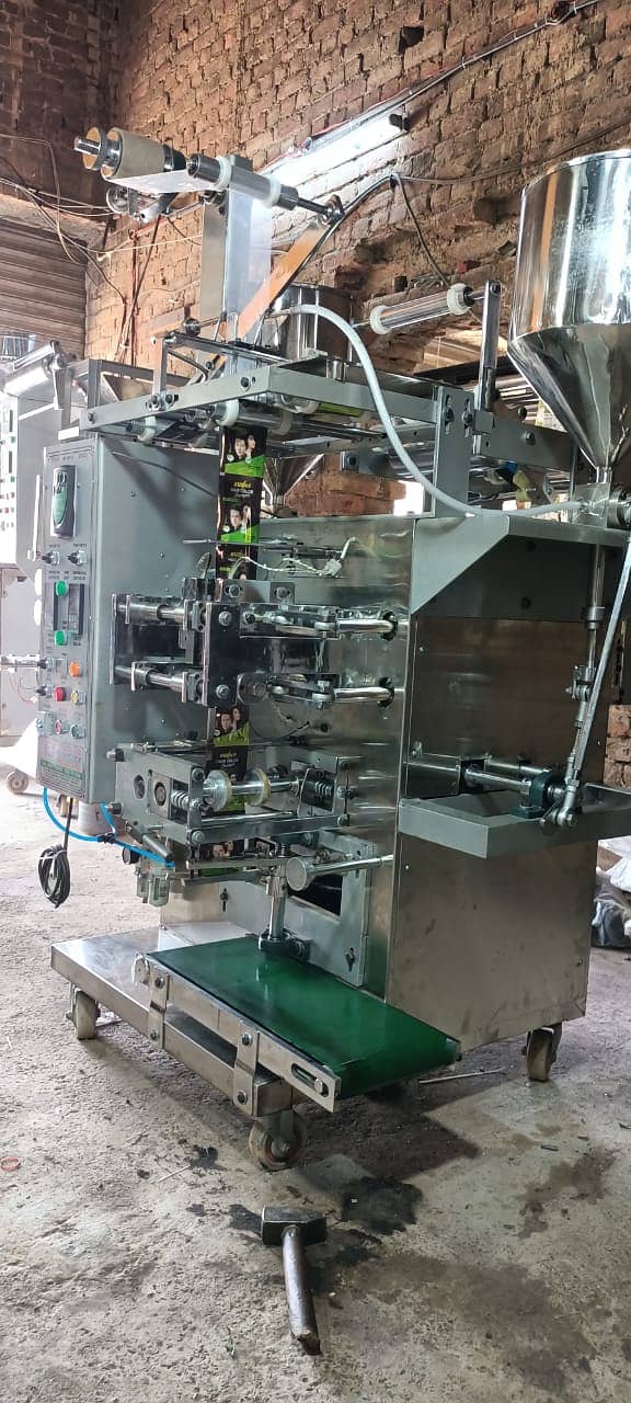 Liquid Filling Packing Machine For Ketchup Shampoo Juice Beauty Cream 6