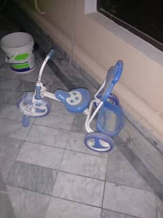 Tri cycle small for 3 years kid rs 3000