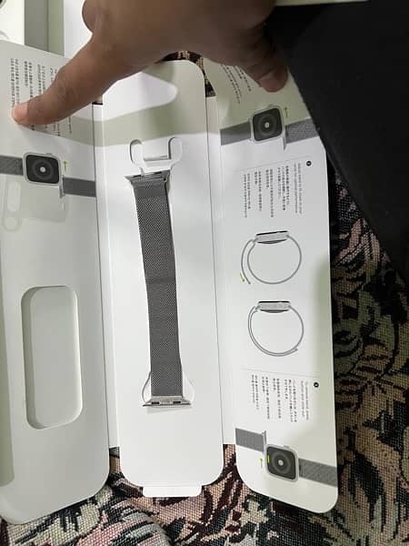 Apple Watch Series 4 40mm Stainless Steel Case 3