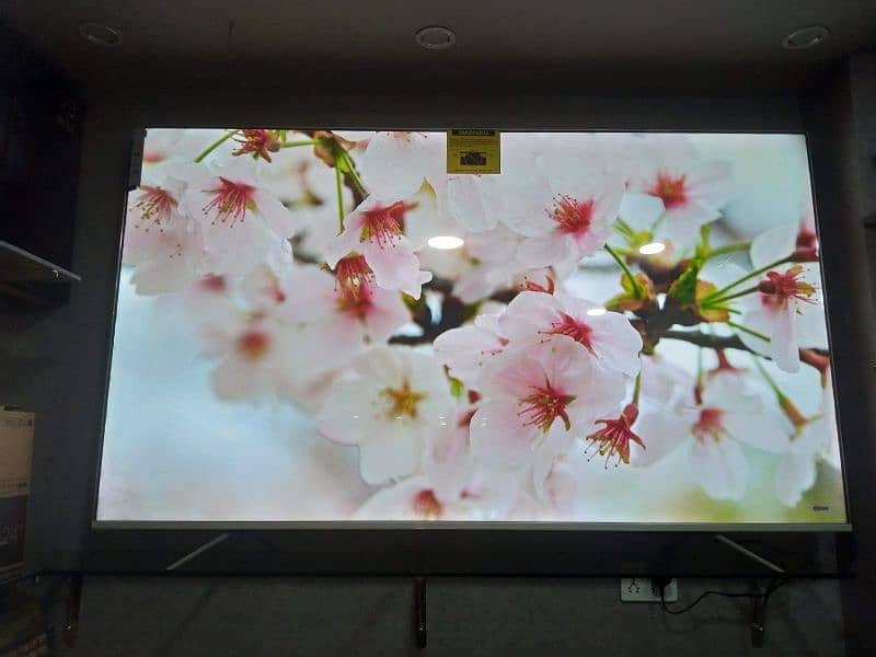 Deal 43, inch Samsung UHD  LED tv IPS 3 YEARS warranty O3O2O422344 1