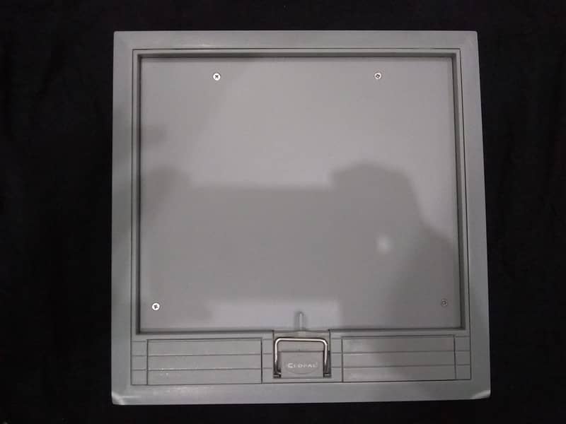 RAISED FLOOR OUTLET BOX METAL BASE (CLOPAL) 6