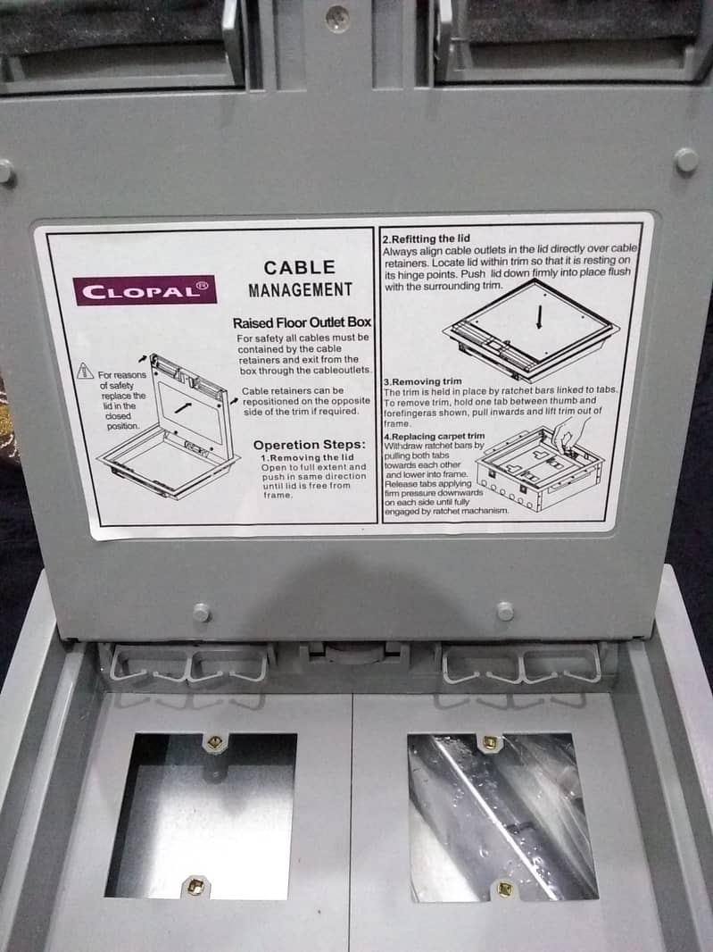 RAISED FLOOR OUTLET BOX METAL BASE (CLOPAL) 9