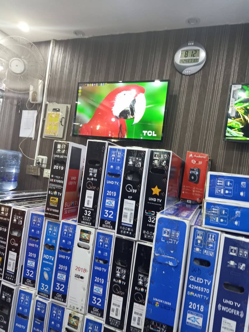 32 inch Smart LED TV NEw Box Pack made in malyisa 1 year warranty 1