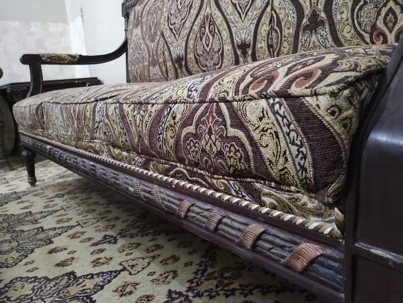 Premium Sheesham Wood’s Unique Sofa Set 6 Seater for urgent sale 8