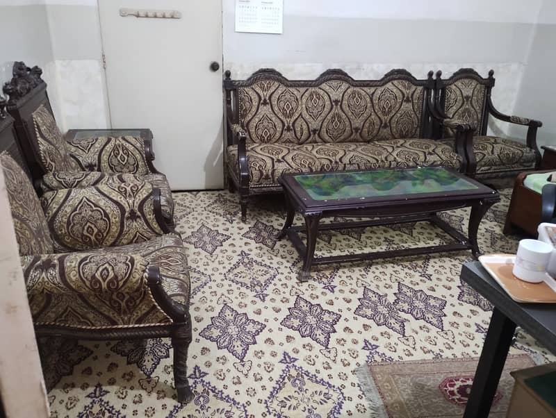 Premium Sheesham Wood’s Unique Sofa Set 6 Seater for urgent sale 13
