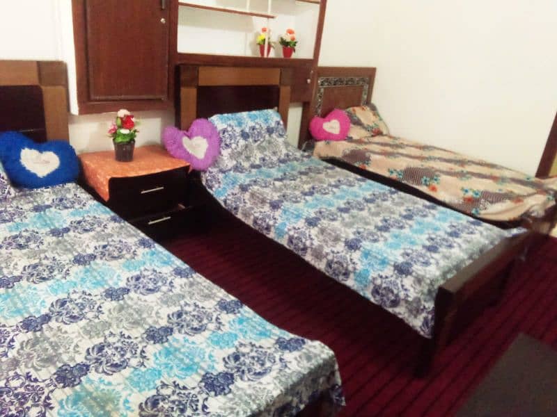 AC furnished rooms for jobians ,professional & business persons etc 9
