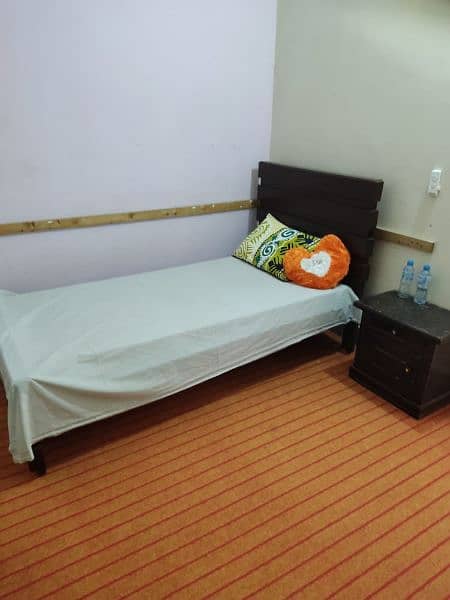 AC furnished rooms for jobians ,professional & business persons etc 14
