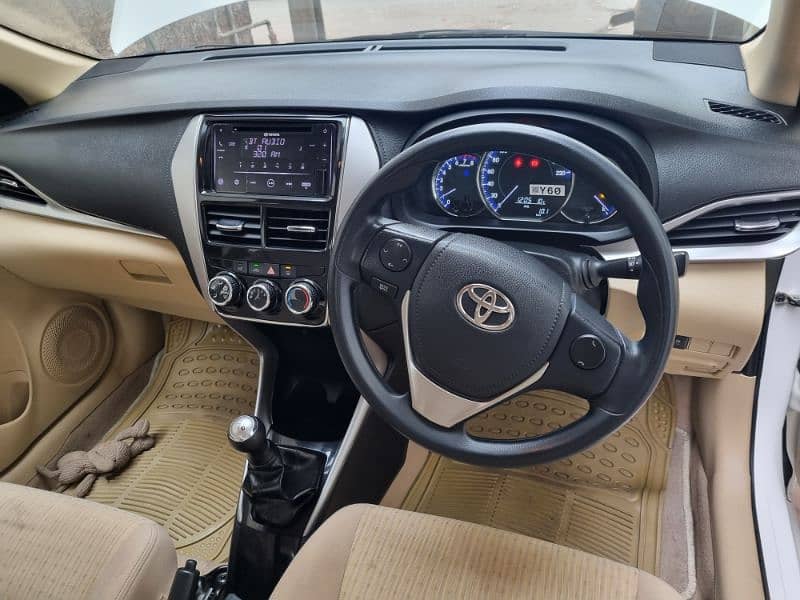 Toyota Yaris 1.3 ATIV 2021 MODEL 7