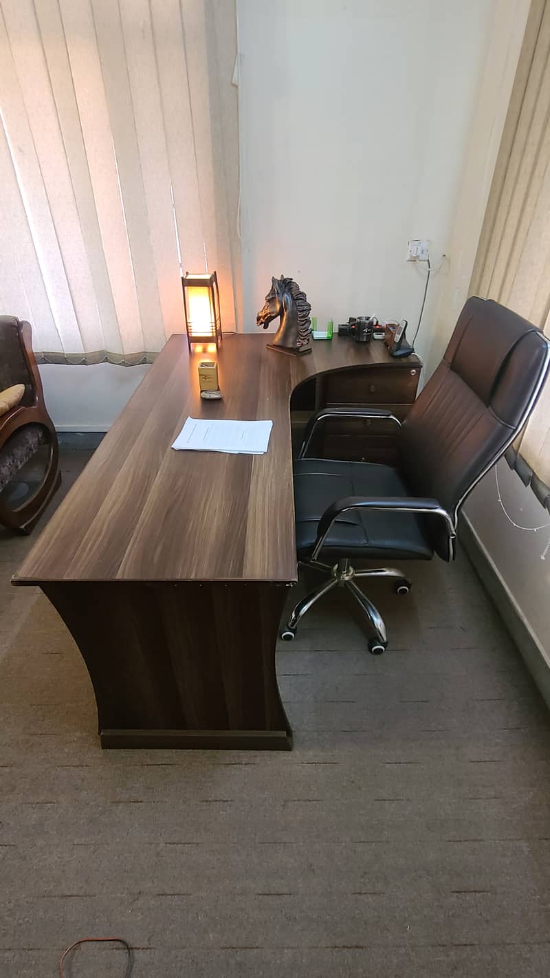 Stylish Office Table Plus Executive Chair Set 1