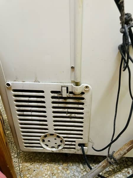 Chest freezer in good condition 3
