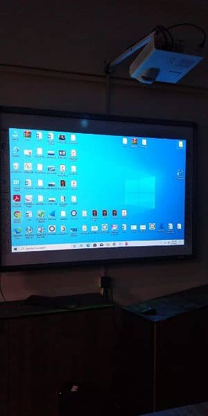 (6x6Multimedia Projector screen o31721182o9 2