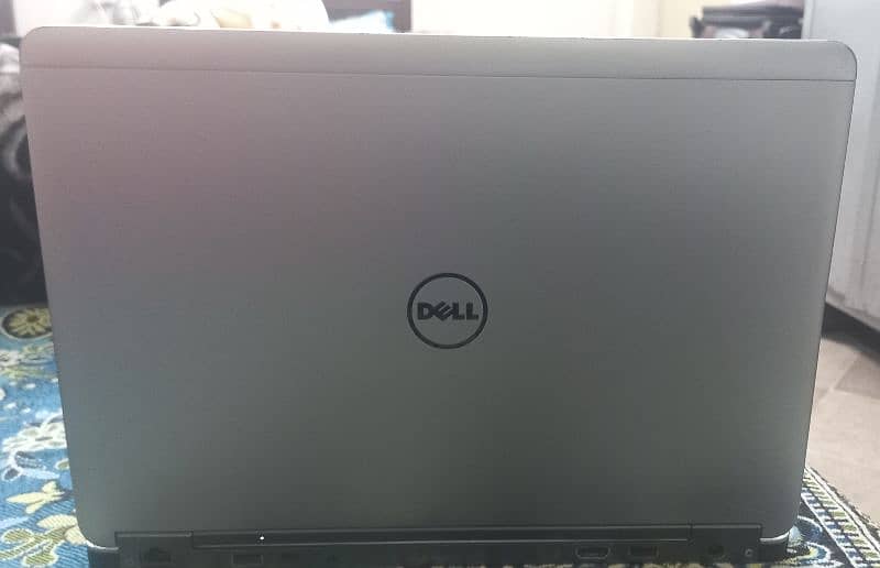 Laptop Dell Latitude E7440 i7 4th generation 256 ssd n 500gb hard 3