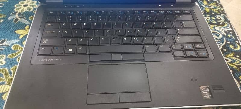Laptop Dell Latitude E7440 i7 4th generation 256 ssd n 500gb hard 4