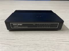 TP-Link 16 Port Switch 0