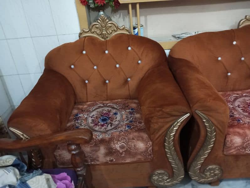 In new condition sofa set sale 1