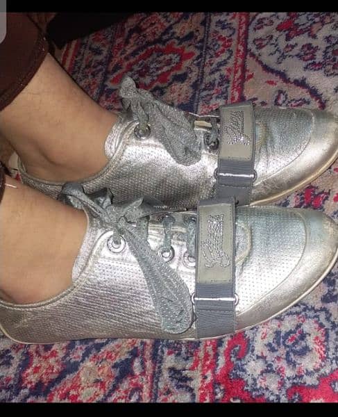 silver col  sneaker 2