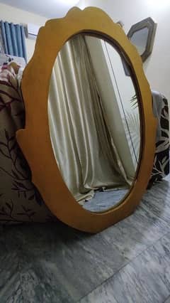 oval shape mirror very beautiful in golden colour 3 by 2