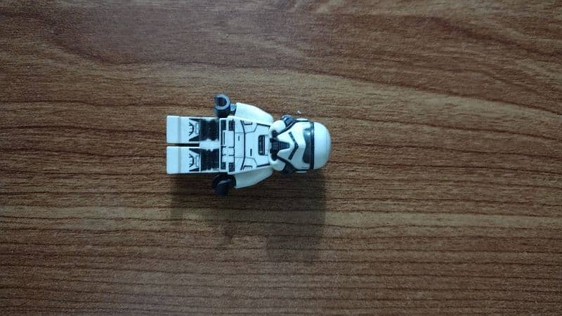 Lego 18 Minifigures 7