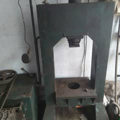 Hydraulic press machine 0