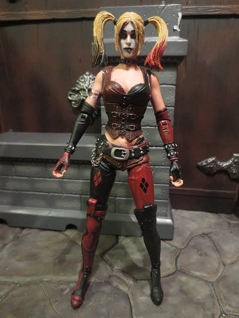 NECA Harley Quinn Action Figure 2