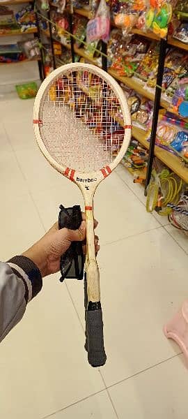 good wooden badminton rackets for kids age 5 to 11. 1