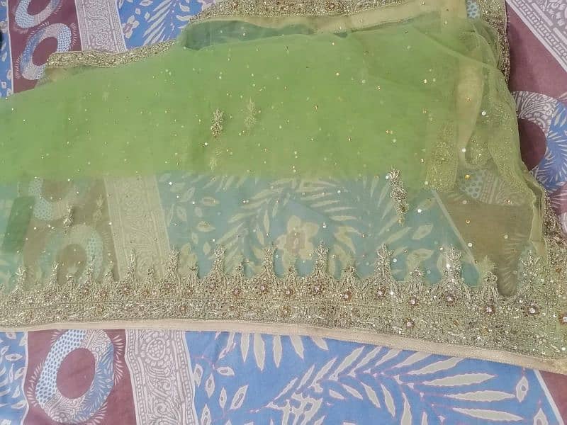 I am selling bridal dress in new condition 2
