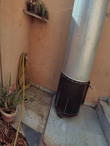 Gas geyser,in good condition 1