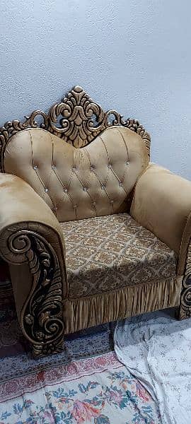 All Okay 10/10 Condition 3 Seater Sofa set Taj 4