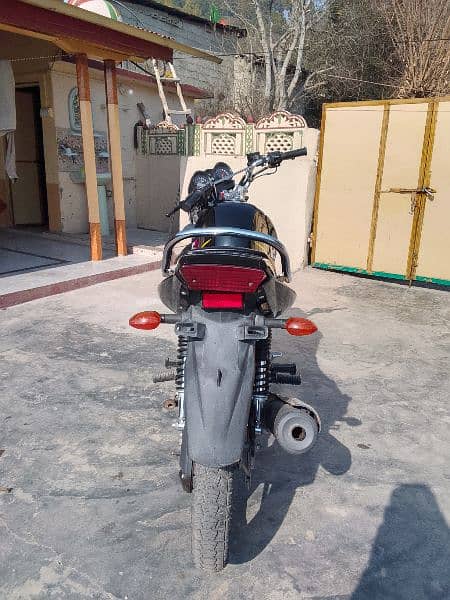 Yamaha ybr 125g (2022) 8000km driven 7