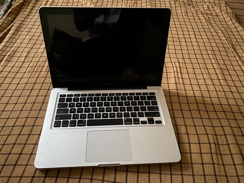 MacBook Pro (13-inch, Mid 2012) 1