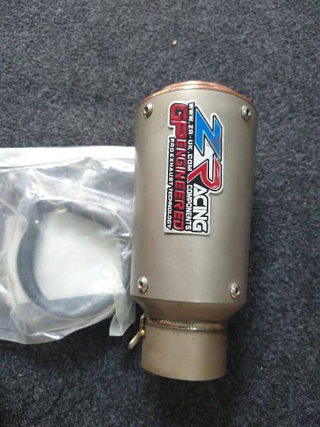 made in UK Z racing universal exhaust very loud and and heavy sound 0