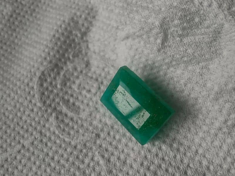 Emerald from swat,7.5 karats 0