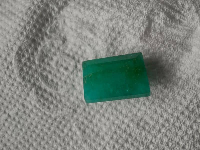 Emerald from swat,7.5 karats 1
