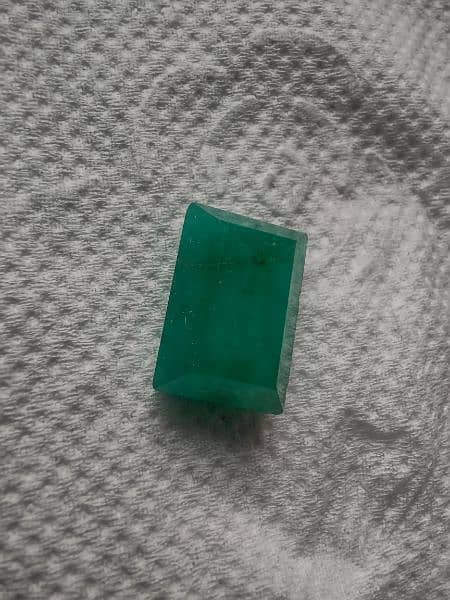 Emerald from swat,7.5 karats 2