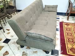 sofa cumbed as new