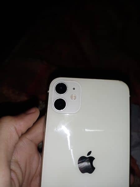 I phone 11 jv non PTA 64 GB frsh condition betrry healt 88 2